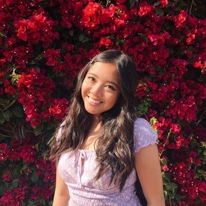 Meet your Posher, Claudia